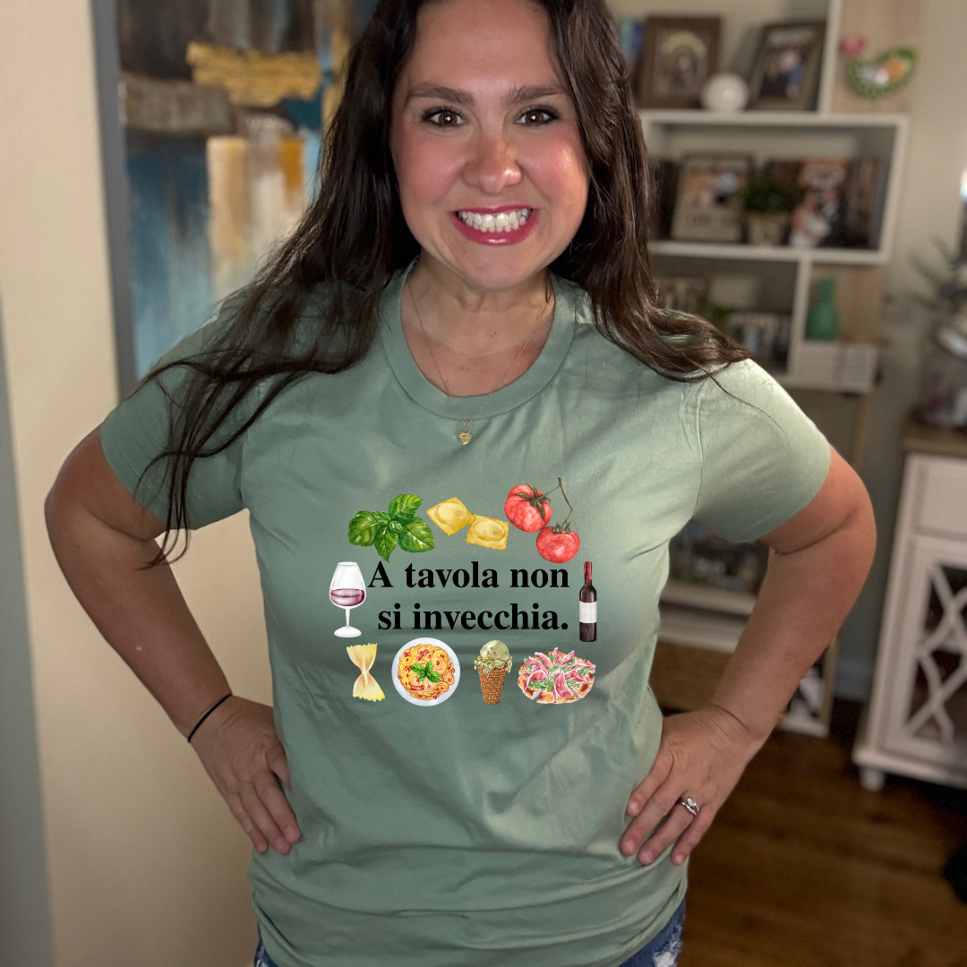 At the table, one does not age. Tee