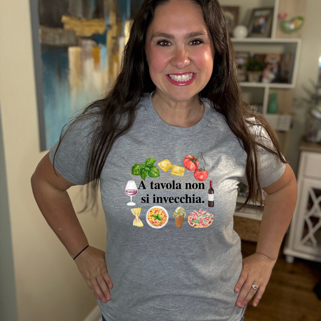 At the table, one does not age. Tee