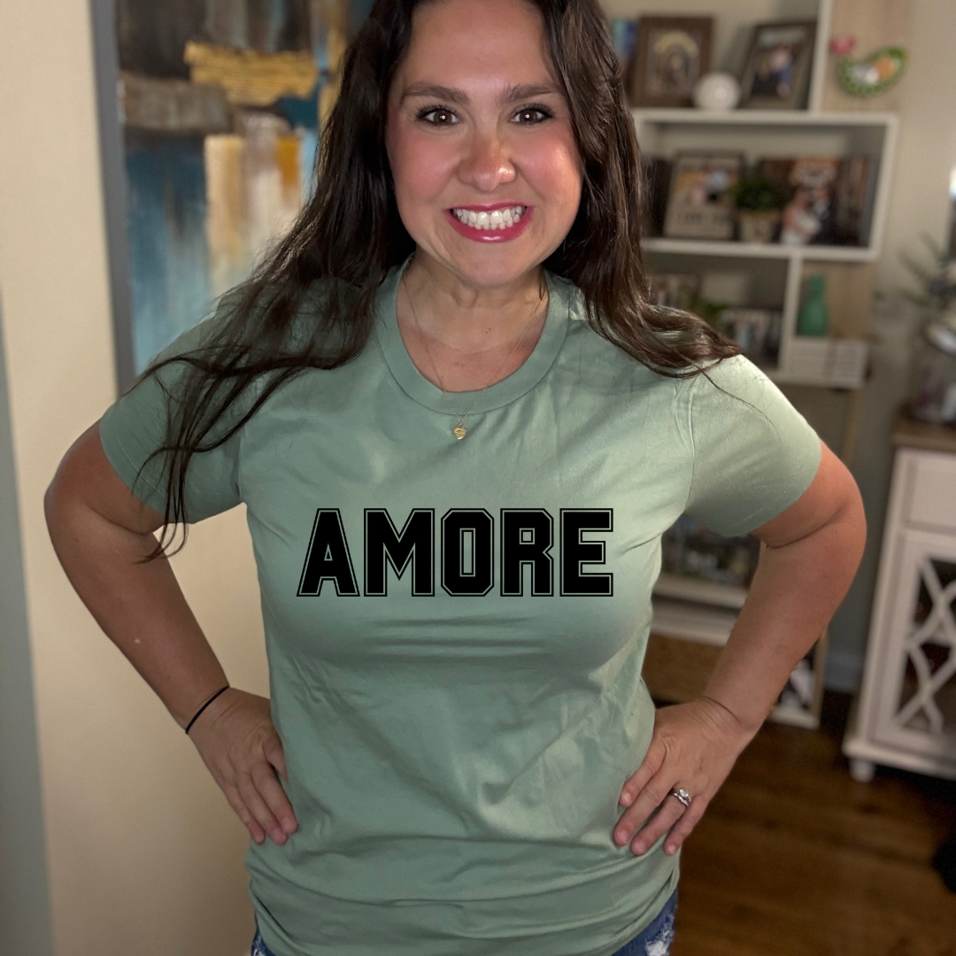 Amore Tee