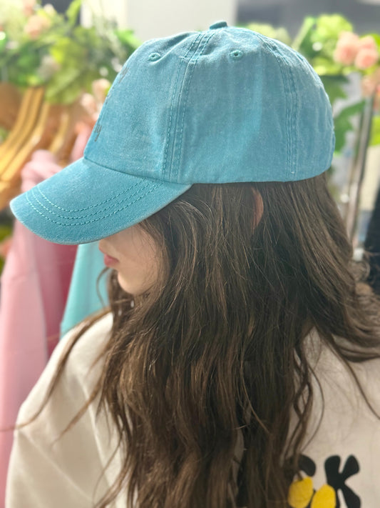 Sorry Not Sorry, Hat