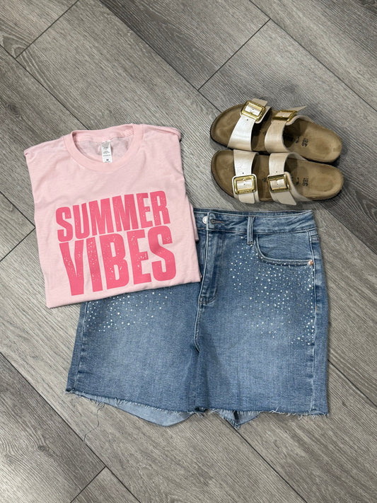 Summer Vibes CS Tee