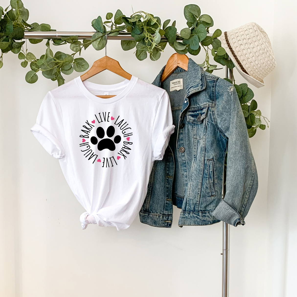 Live Laugh Dog |T-Shirt MadreForte LLC