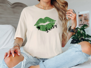 Lucky Glitter Lips SWEATSHIRT | TEE