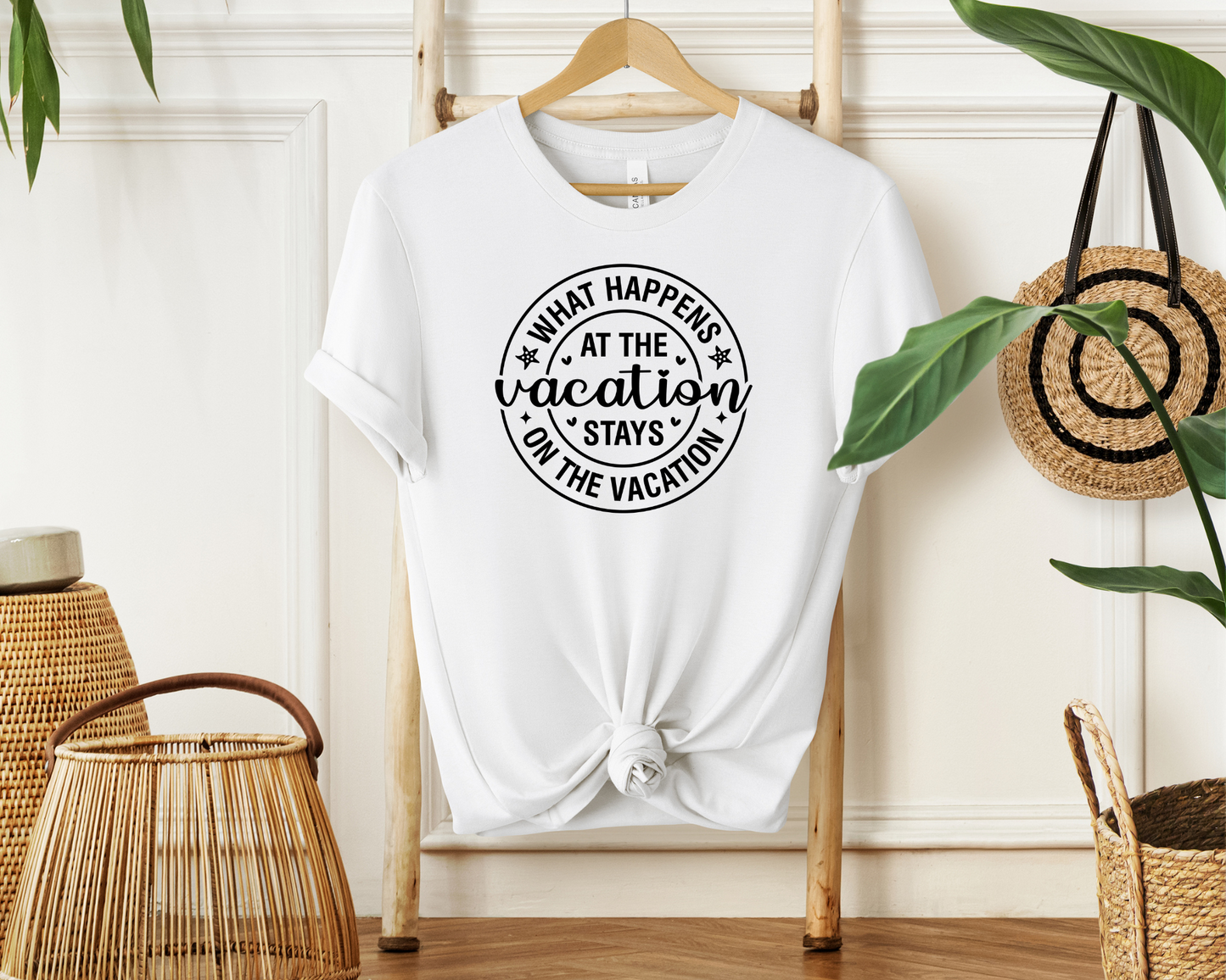 What Happens on Vacation| T-Shirt MadreForte LLC