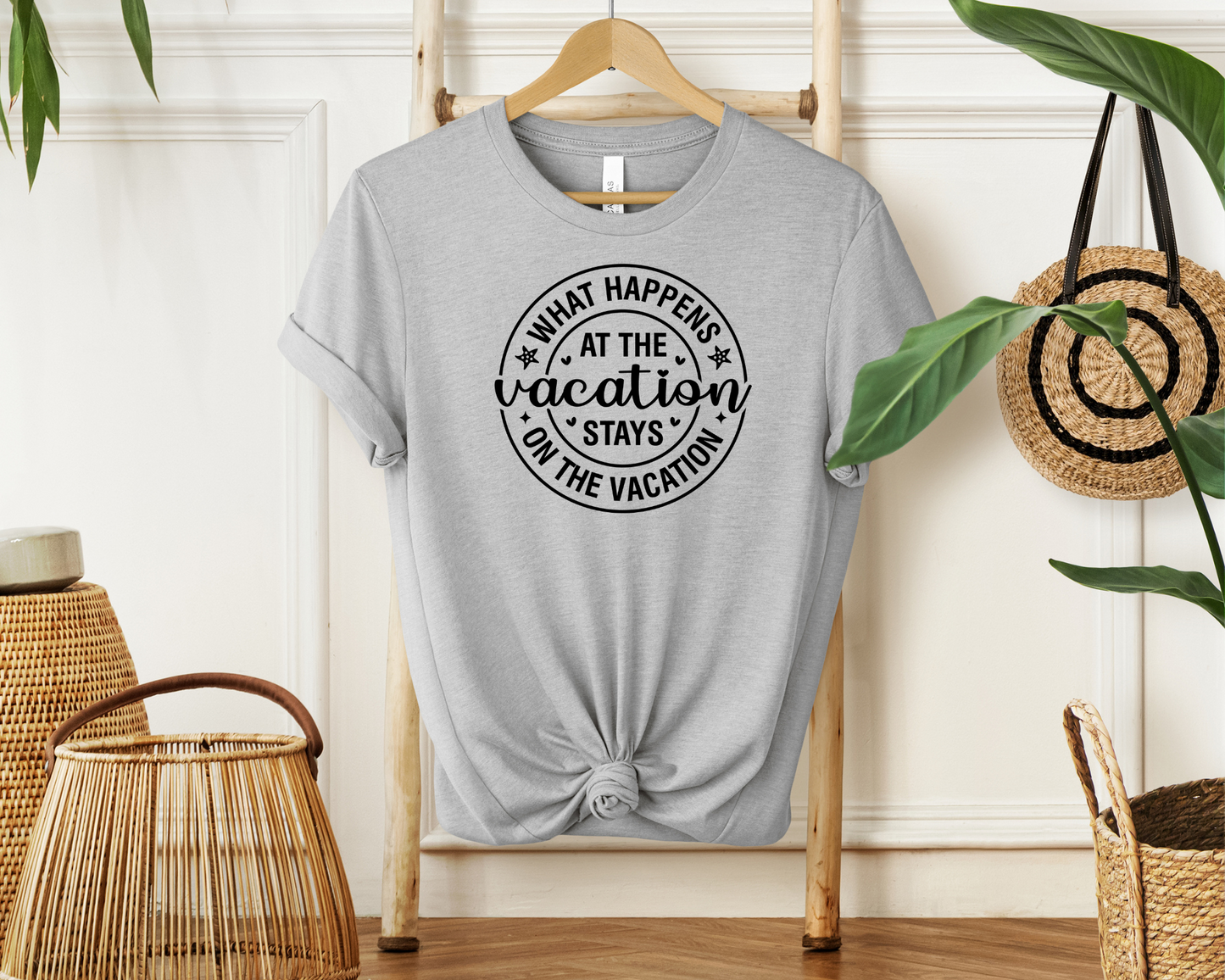 What Happens on Vacation| T-Shirt MadreForte LLC