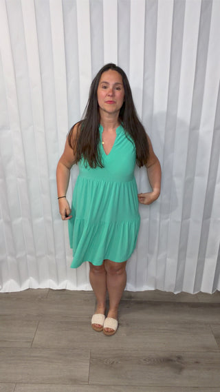 Wrinkle-Free Tiered Lizzy Emerald Dress