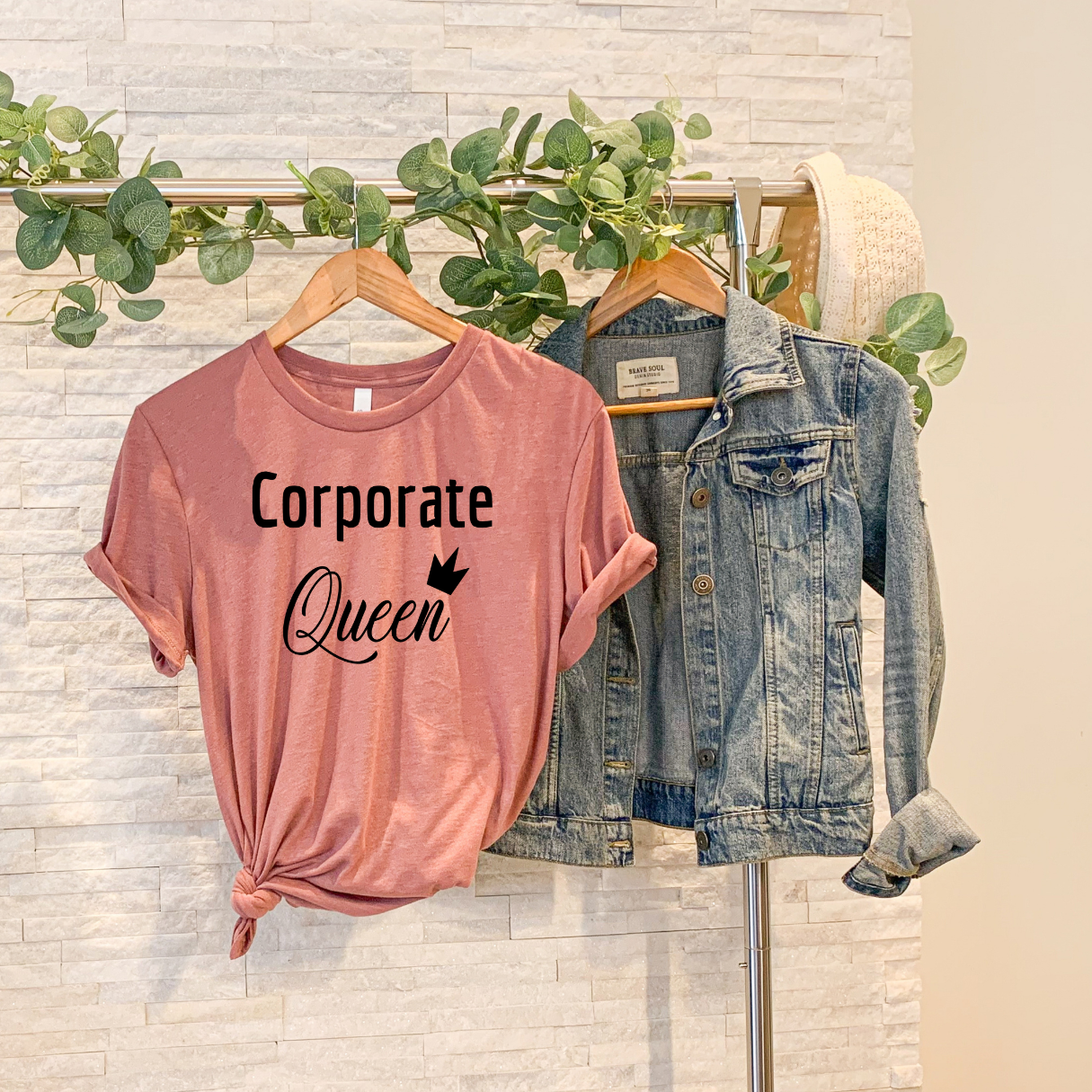 Corporate Queen | T-Shirt