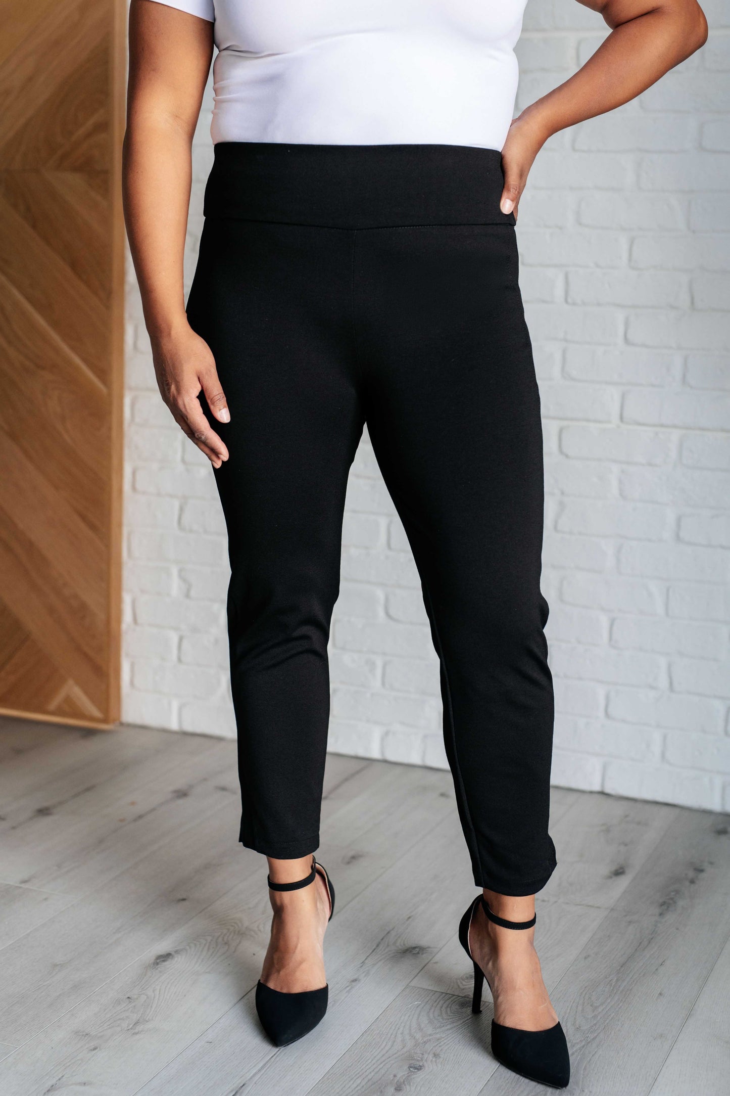 Magic Ankle Crop Skinny Pants in Black MadreForte LLC