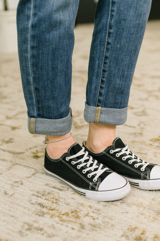 Zoey Mid Rise Billie Boyfriend Jean in Everyday Indigo